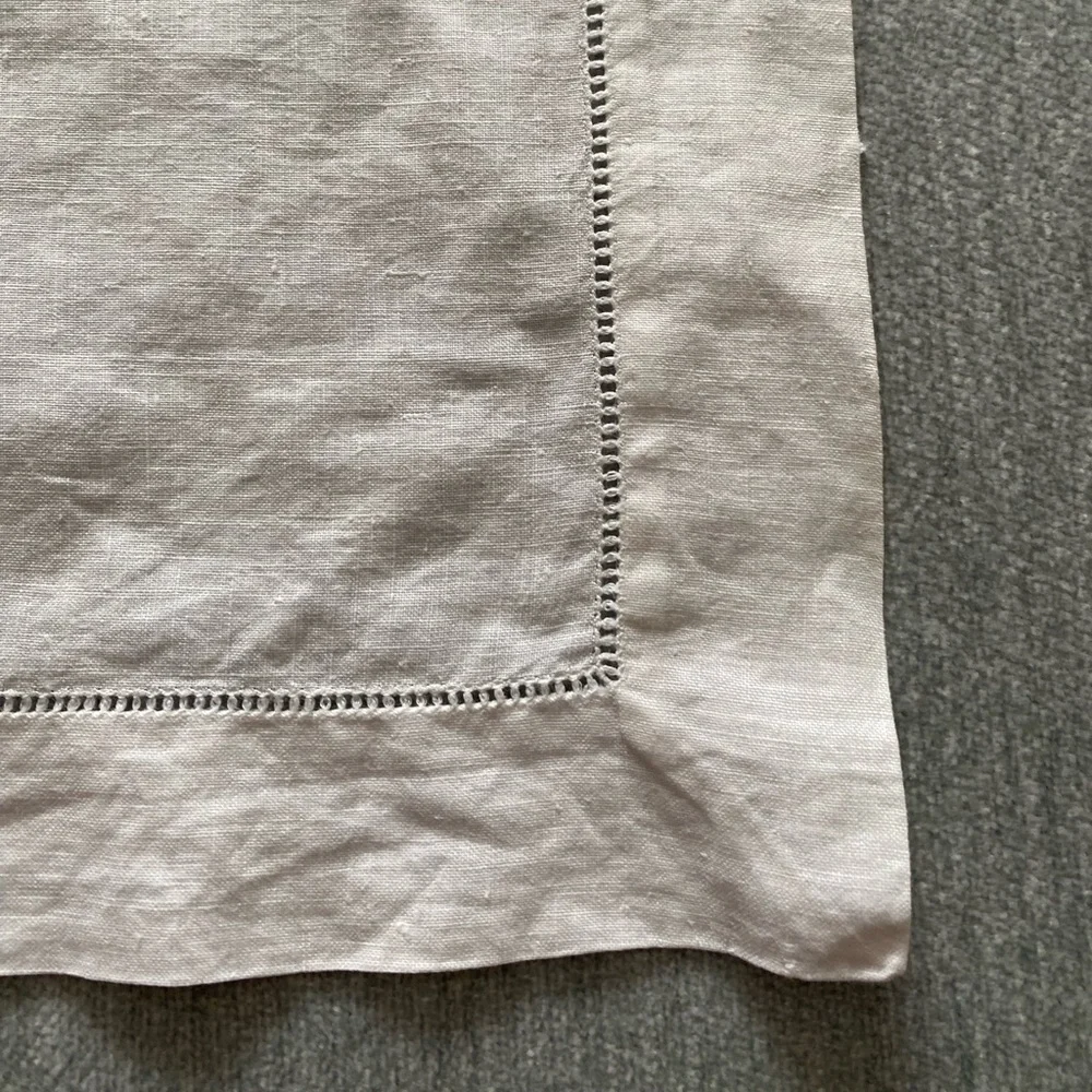 Vintage White Cotton/Linen Blend Handkerchief - Picture 4 of 9